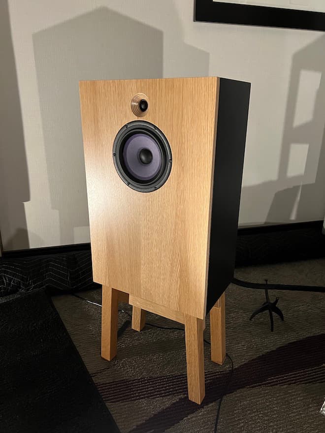 Devore Fidelity O/baby Loudspeaker right angle at T.H.E. Show