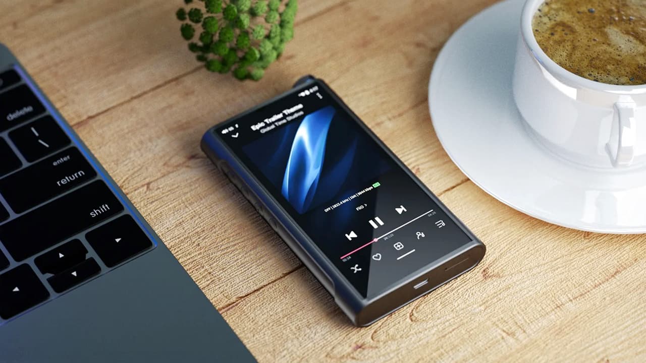 FiiO M15S DAP Lifestyle