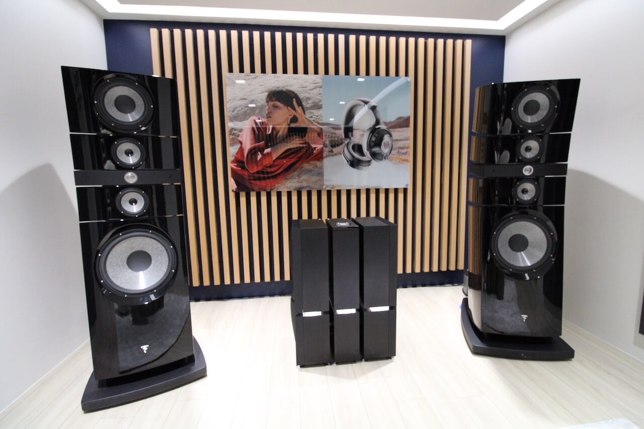 Focal Grande Utopia EM Evo Loudspeakers in Black with Naim Statement