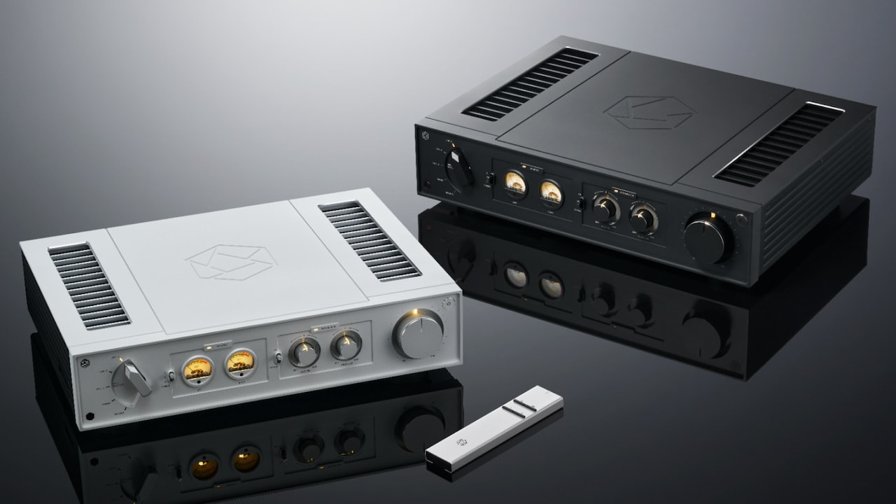 HiFi Rose RA280 Integrated Amplifiers in Silver and Black with remote control