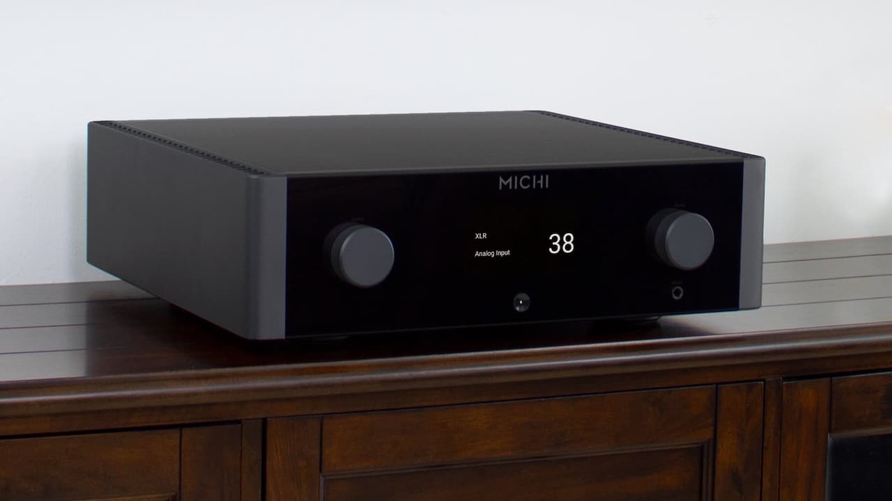 Rotel Michi X3 Integrated Amplifier Lifestyle