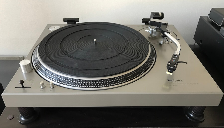 Technics SL-1200 Turntable (1972)