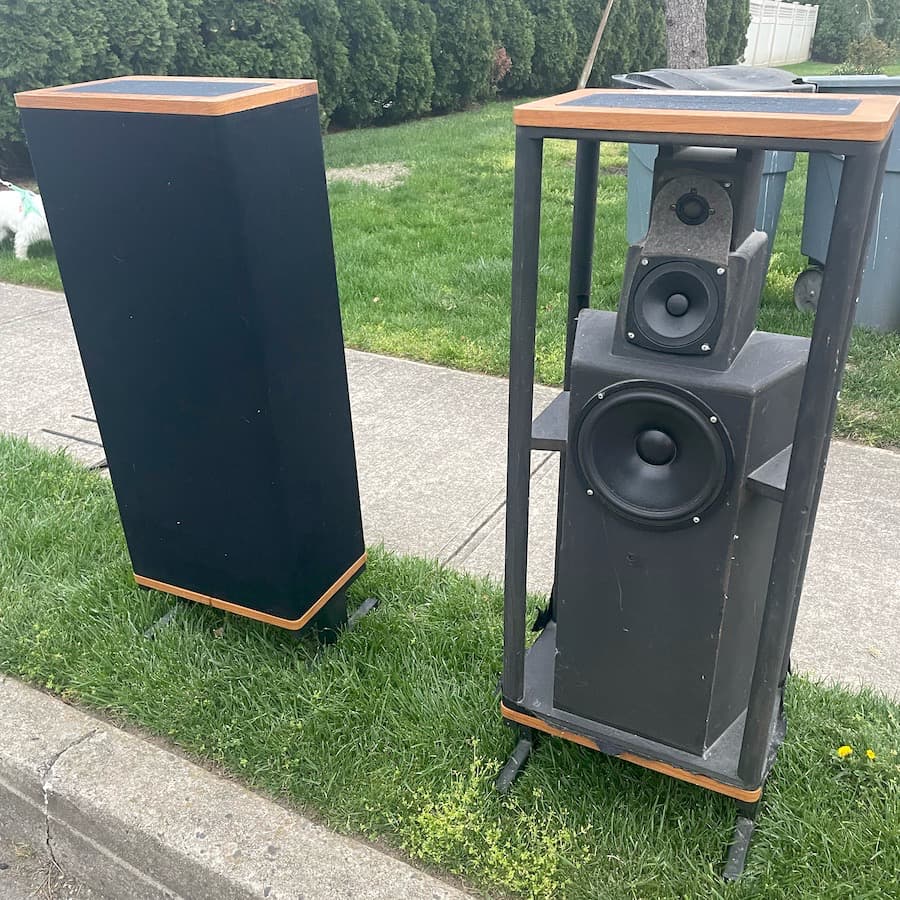 Vandersteen 2c Loudspeakers left curbside