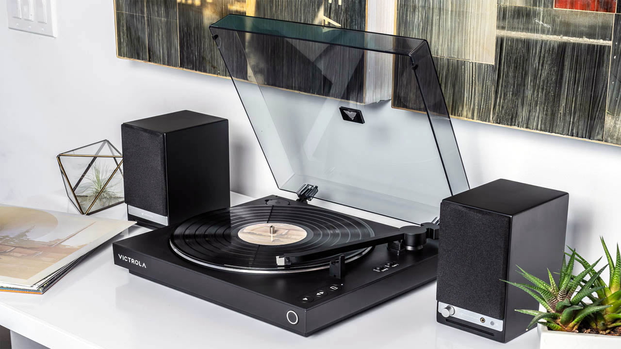 Victrola Automatic Turntable Lifestyle